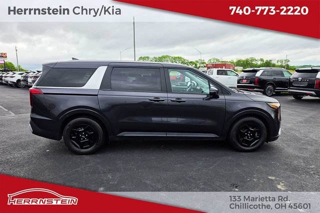 Used 2025 Kia Carnival FWD image 28