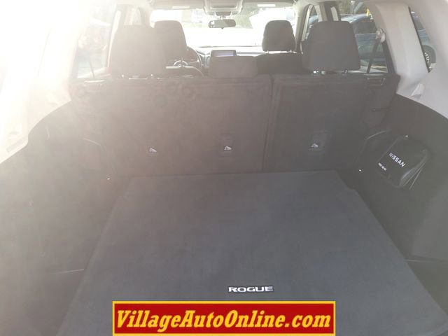 Used 2023 Nissan Rogue S AWD/4WD image 26