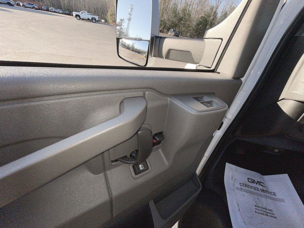 New 2025 GMC Savana 3500 w/ Power Convenience Package RWD image 21