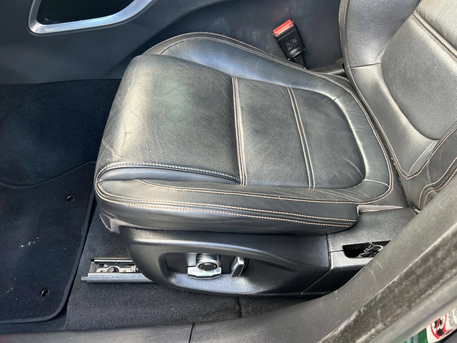 Used 2020 Jaguar F-PACE Prestige image 21