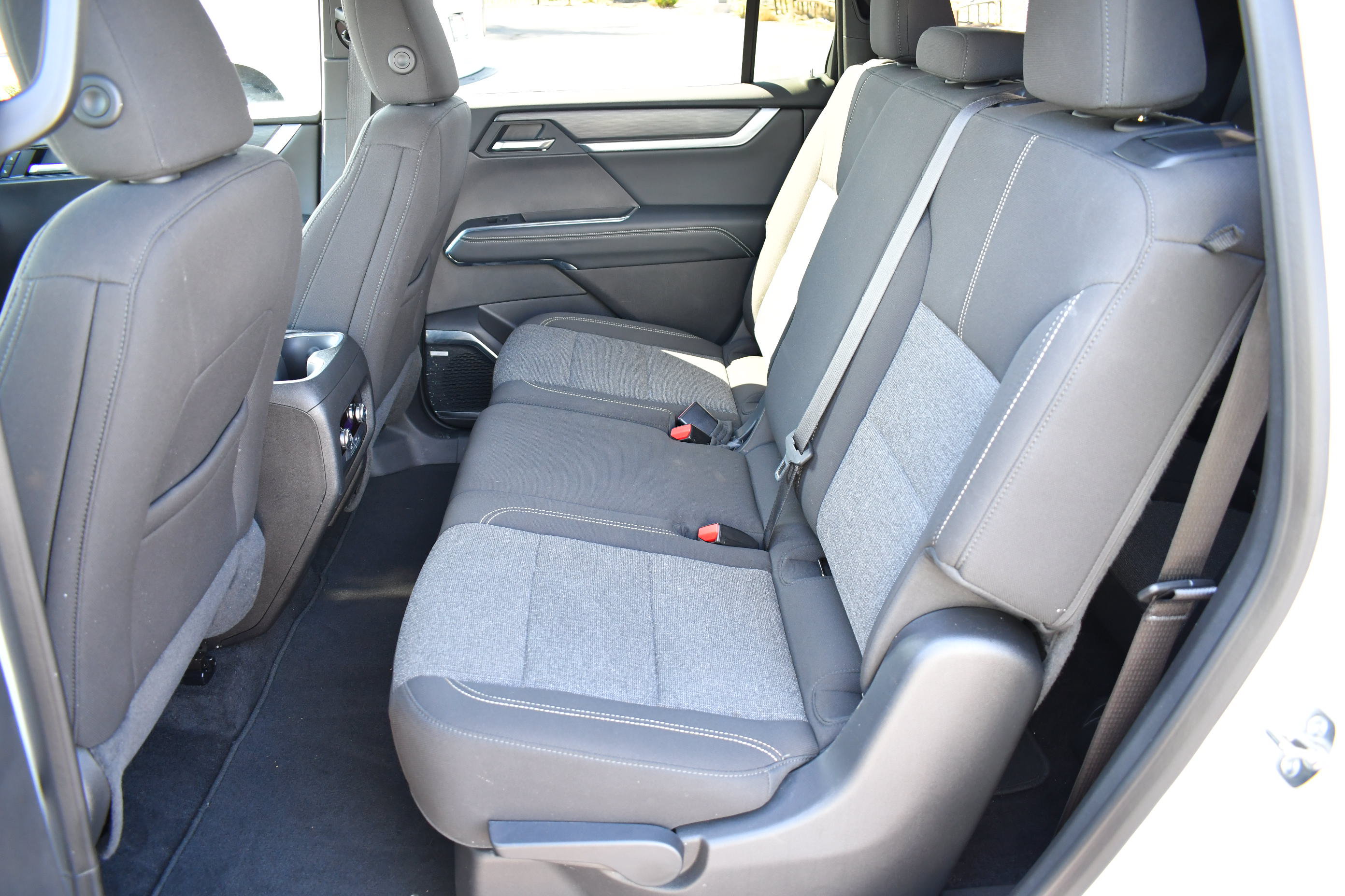 Used 2025 GMC Acadia Elevation FWD image 22
