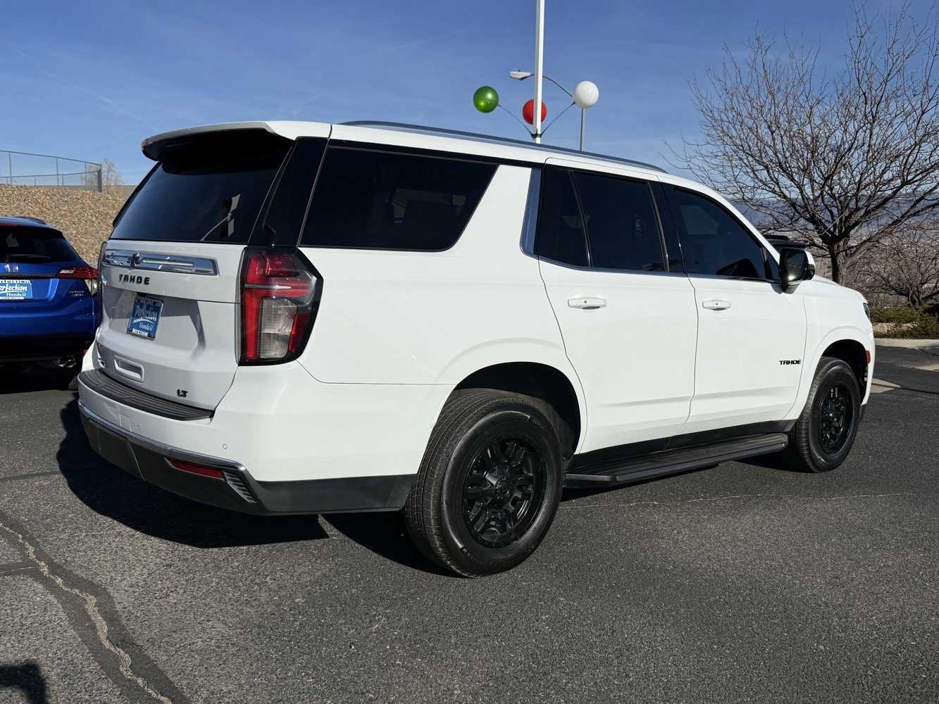Used 2022 Chevrolet Tahoe LT w/ Luxury Package image 5