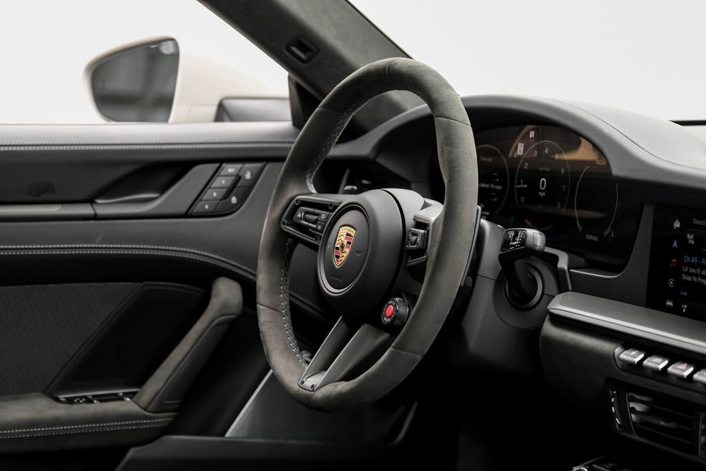 Used 2025 Porsche 911 Carrera 4 GTS image 11