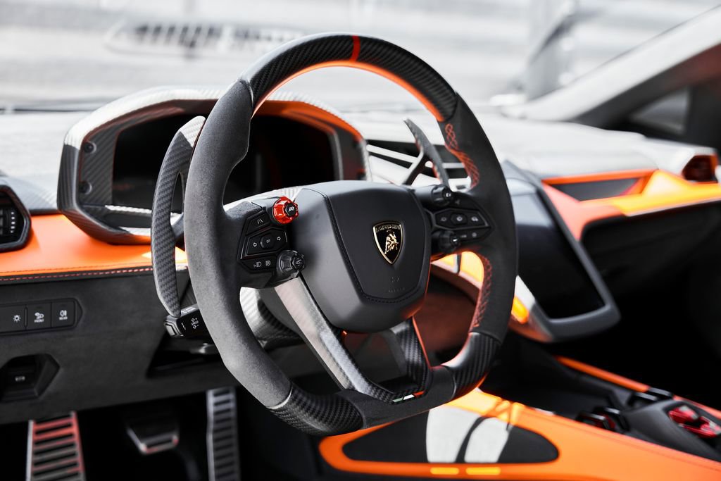 Used 2024 Lamborghini Revuelto AWD/4WD image 44