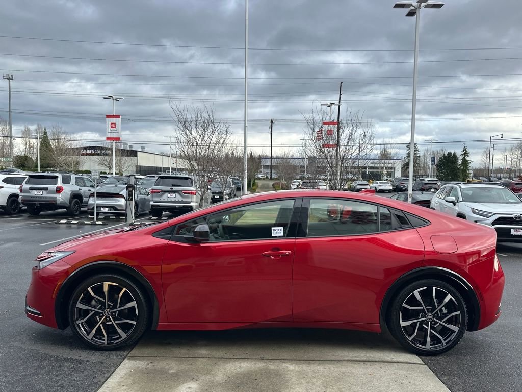 Certified 2025 Toyota Prius Plug-In Hybrid image 6