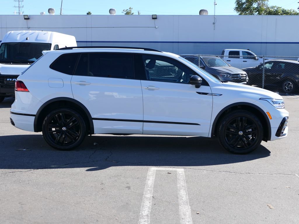 Used 2022 Volkswagen Tiguan SE R-Line image 3