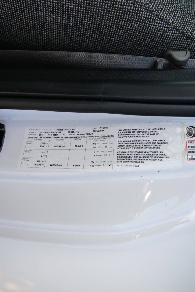 Used 2017 Ford F550 2WD Regular Cab Super Duty image 45