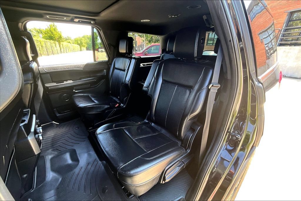 Used 2020 Ford Expedition XLT w/ Equipment Group 202A RWD image 35