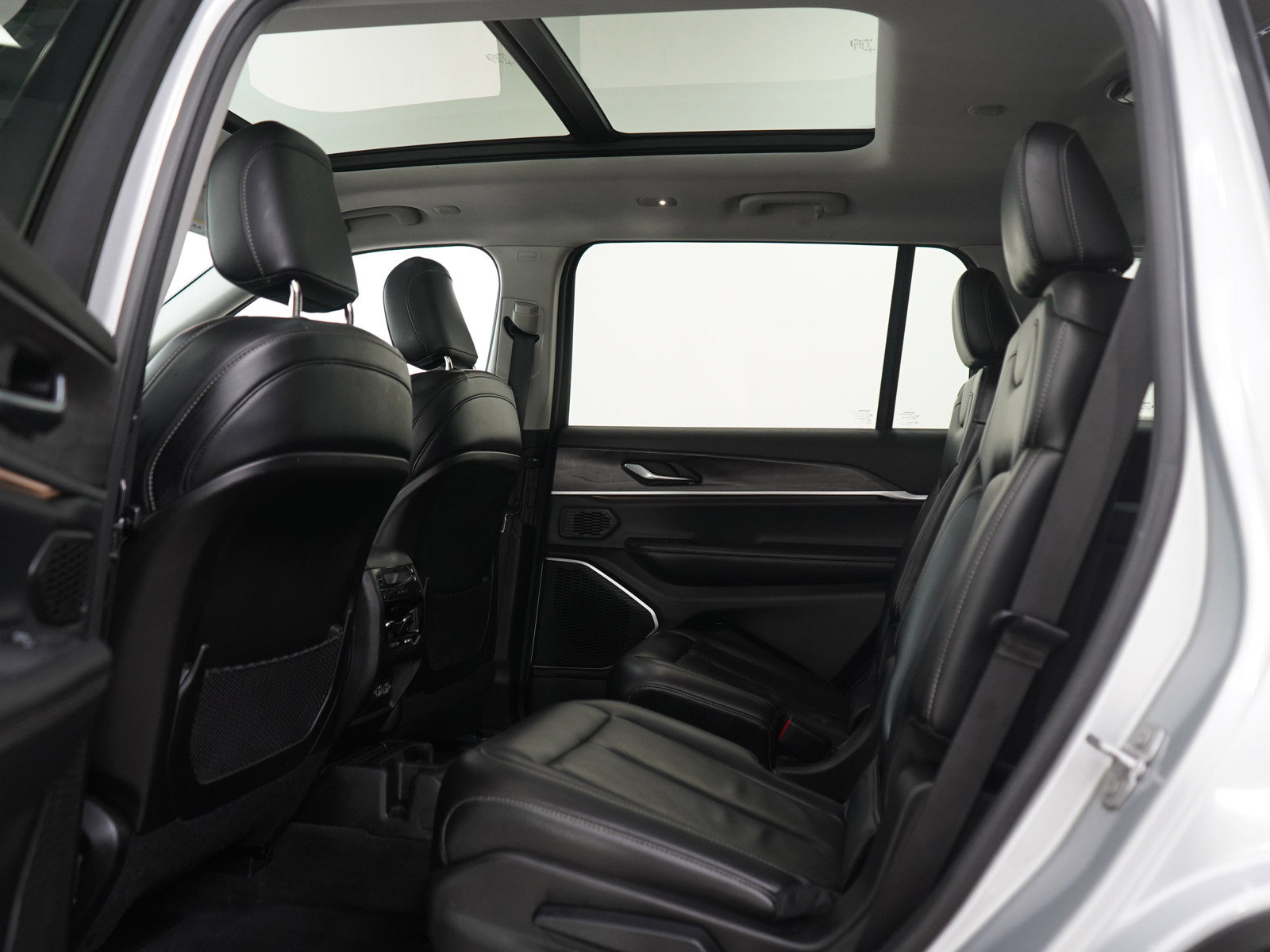 Used 2021 Jeep Grand Cherokee L Limited AWD/4WD image 19