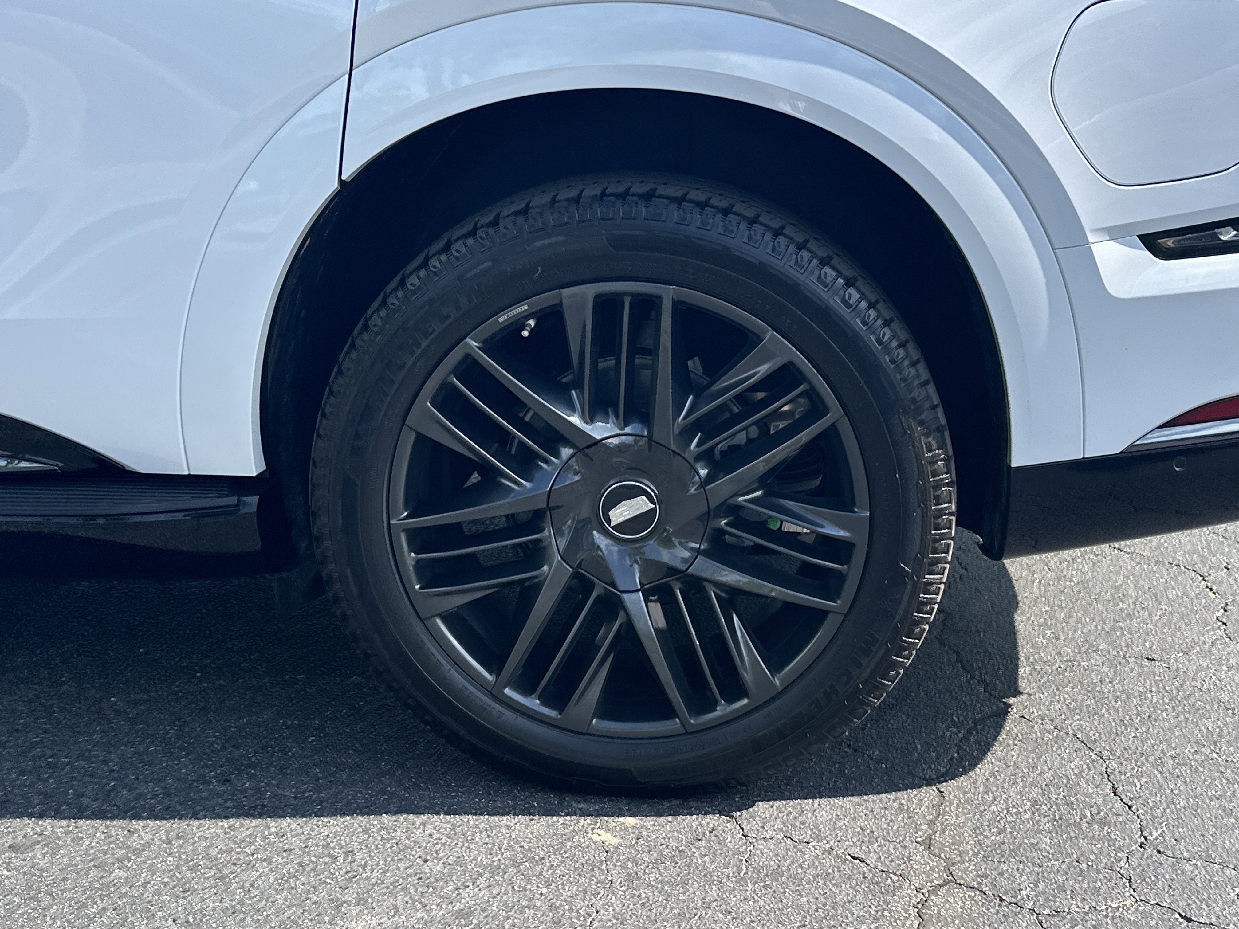 Used 2026 Cadillac Escalade IQ Sport 2 w/ LPO, ONYX Package AWD/4WD image 23