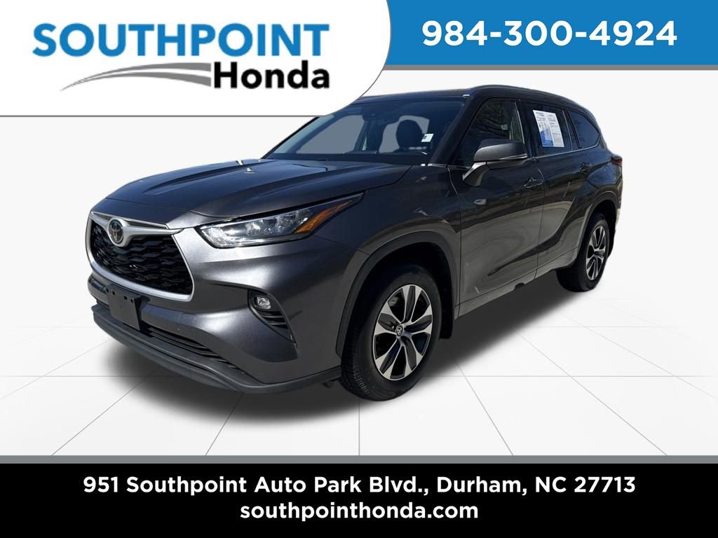 Used 2020 Toyota Highlander XLE image 3