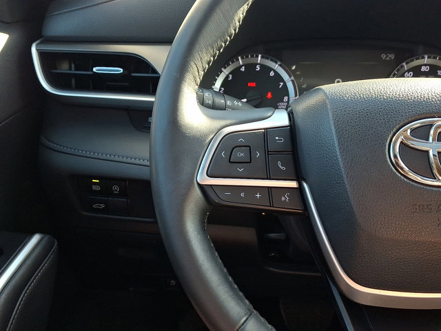 Used 2023 Toyota Highlander XLE image 21