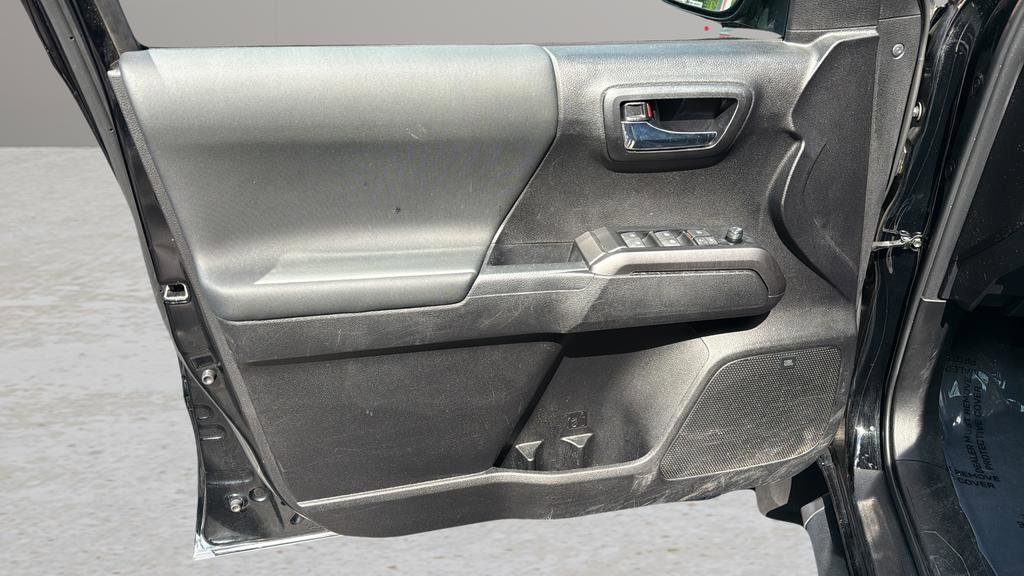 Used 2023 Toyota Tacoma TRD Pro AWD/4WD image 10