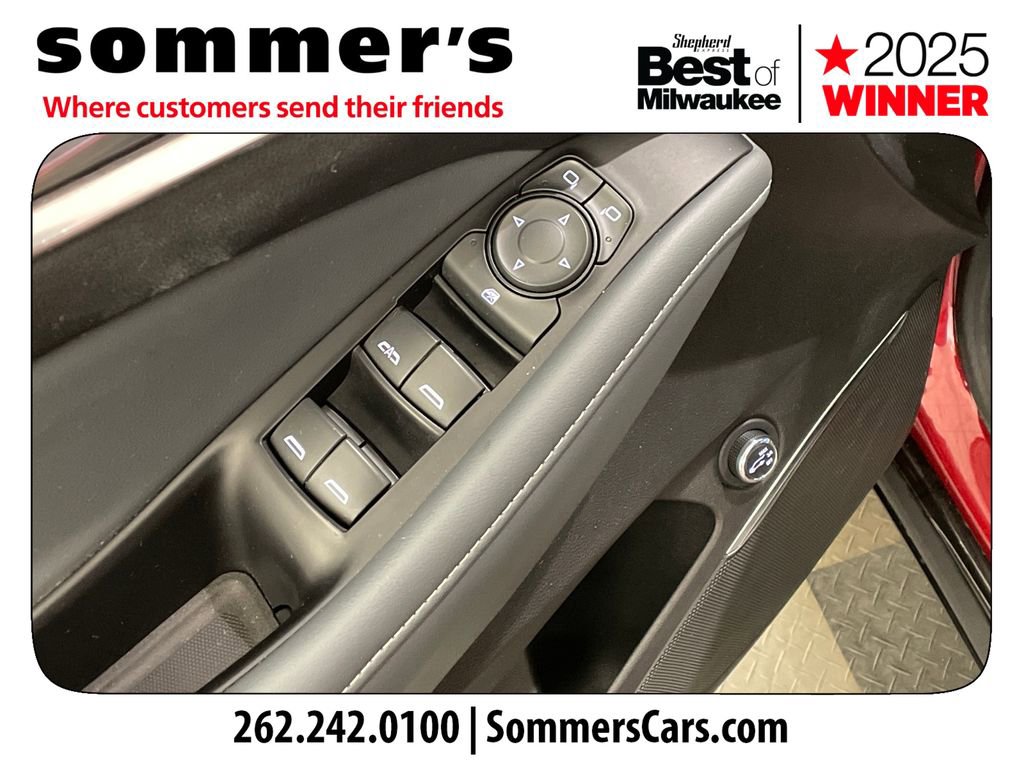 Used 2023 Buick Enclave Essence image 11