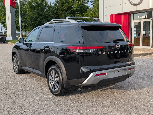 Certified 2024 Nissan Pathfinder SL AWD/4WD image 5