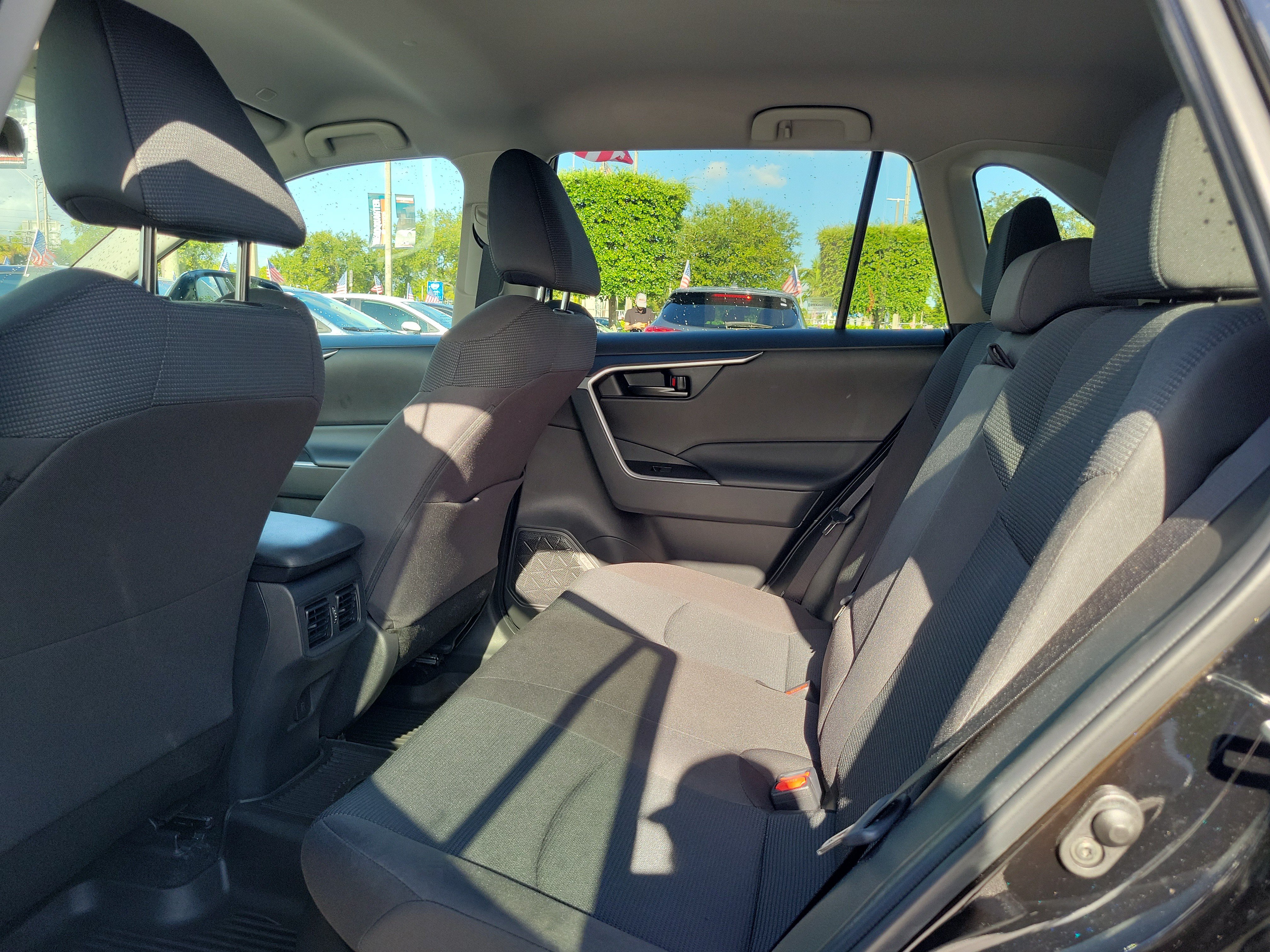 Used 2023 Toyota RAV4 LE AWD/4WD image 18