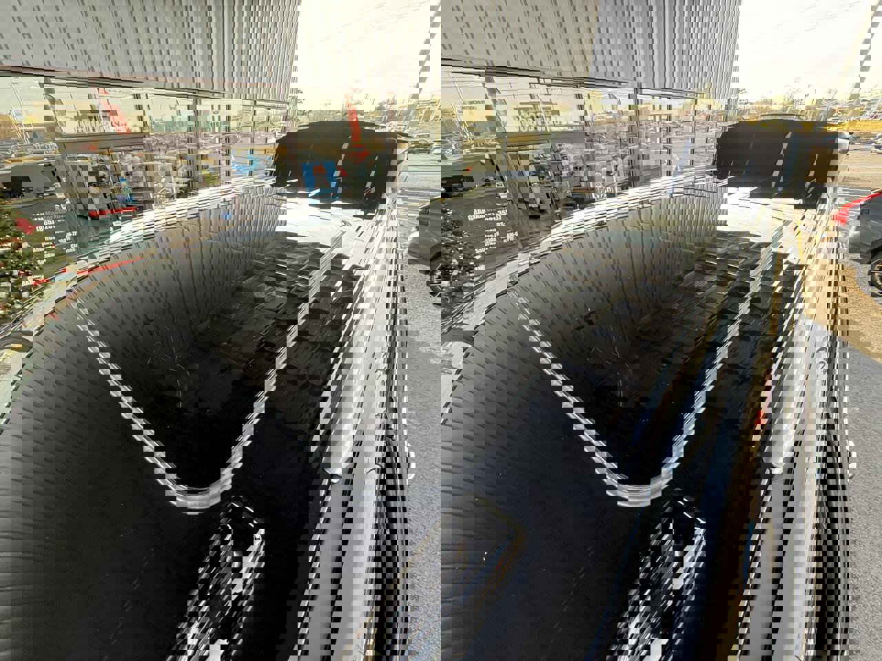 Used 2024 GMC Yukon SLT w/ SLT Luxury Package image 47