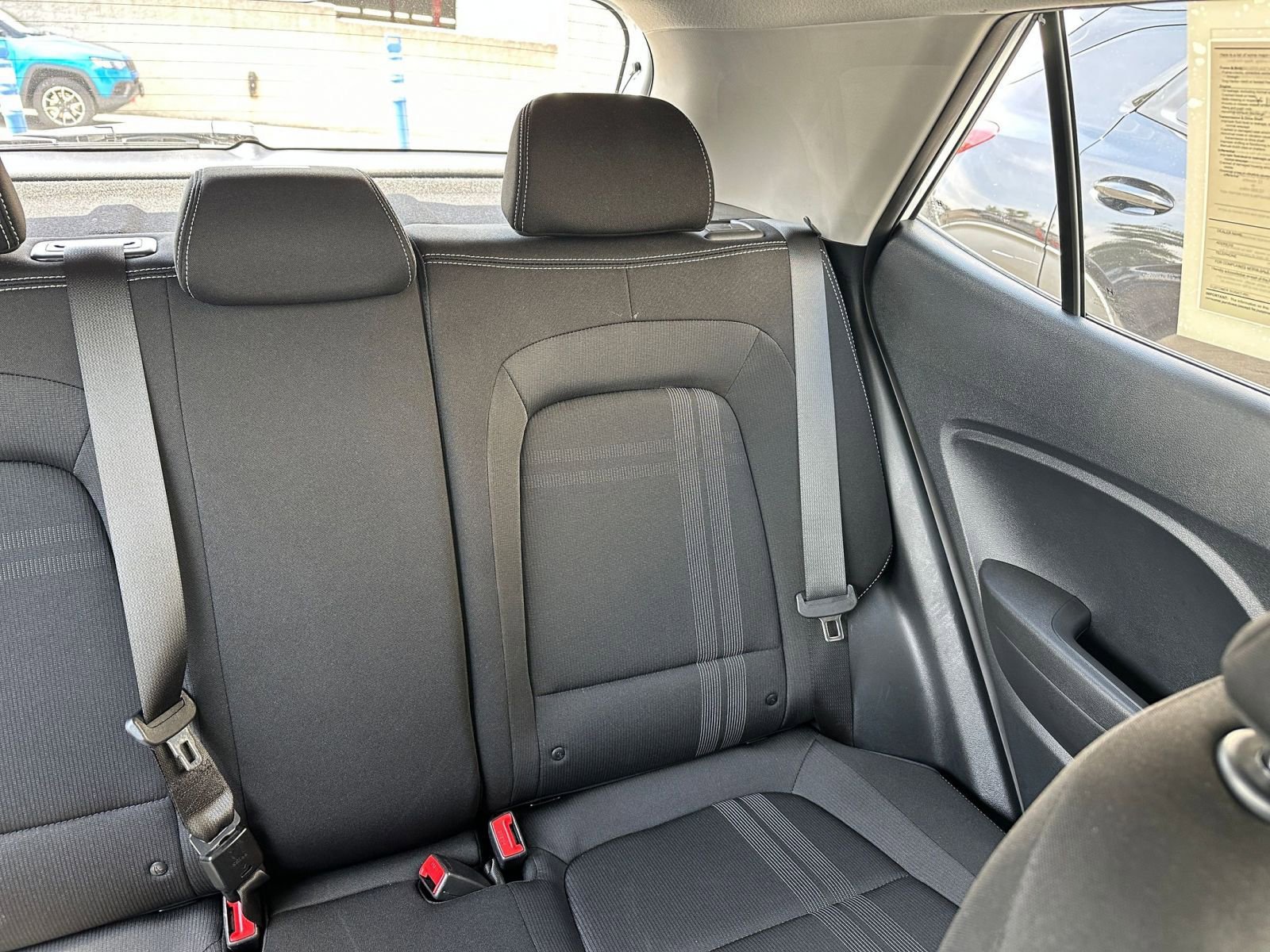 Used 2025 Hyundai Venue SEL image 37