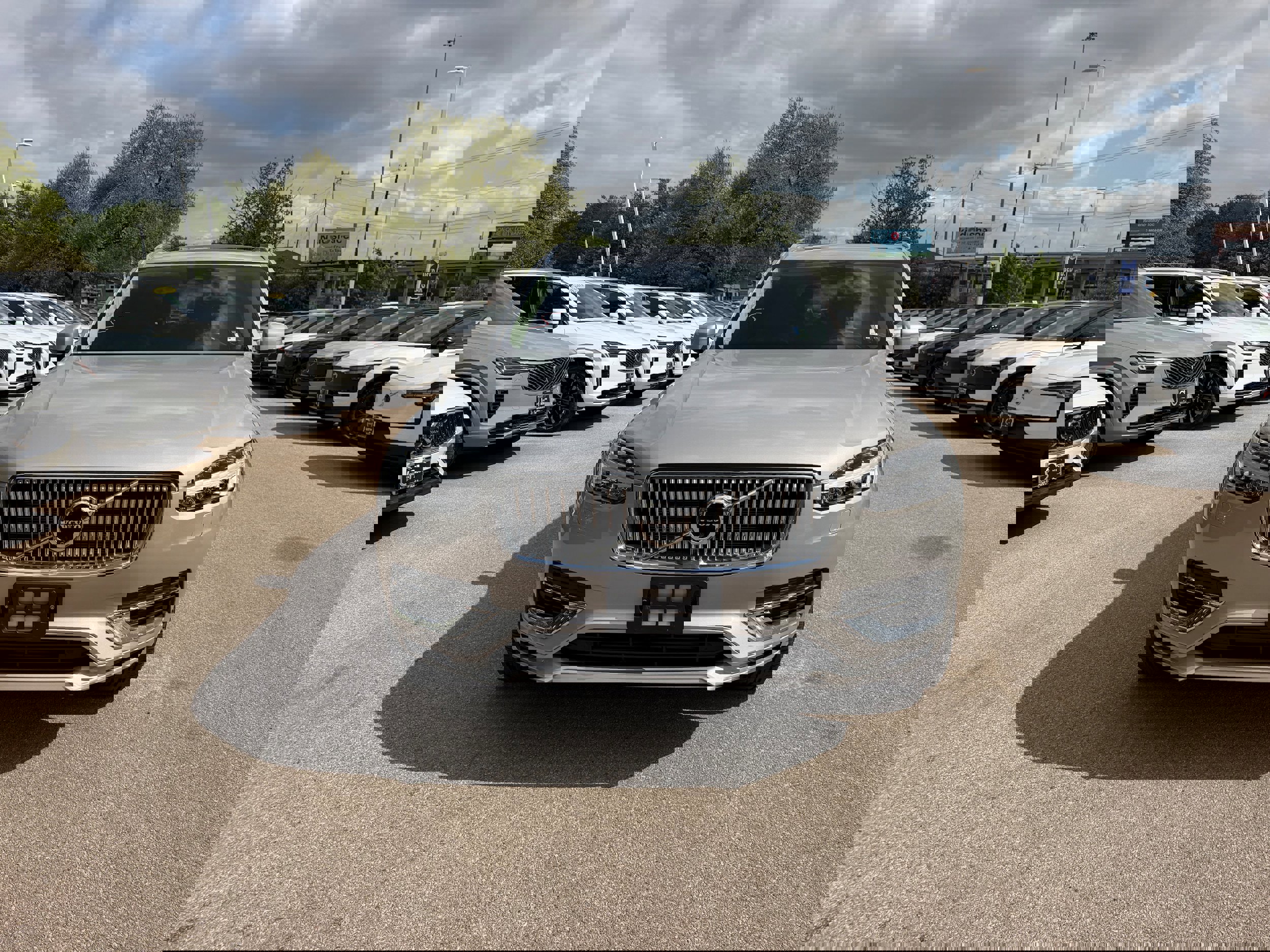 Certified 2024 Volvo XC90 T8 Plus w/ Protection Package Premier image 8