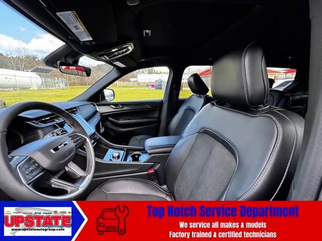 New 2025 Jeep Grand Cherokee L Altitude image 12