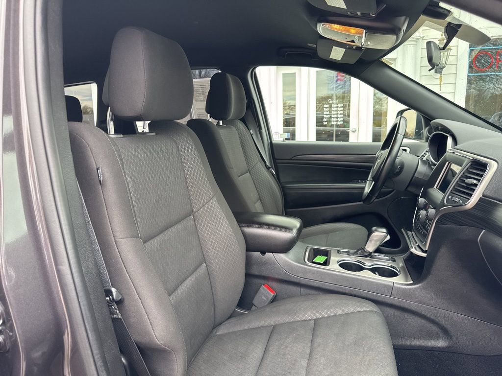 Used 2021 Jeep Grand Cherokee Laredo image 45