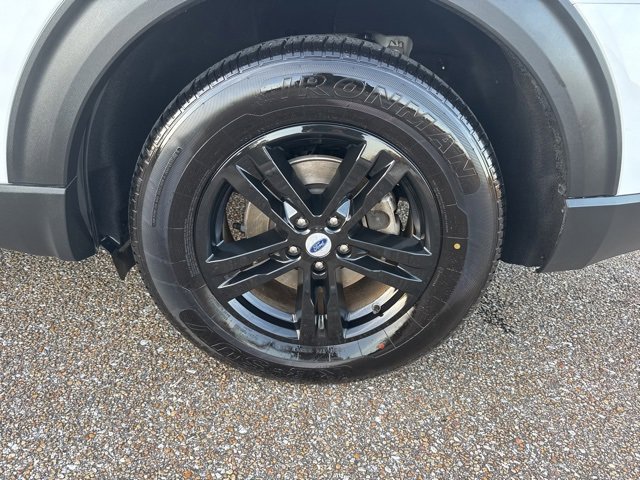 Used 2023 Ford Explorer XLT w/ Equipment Group 202A image 9