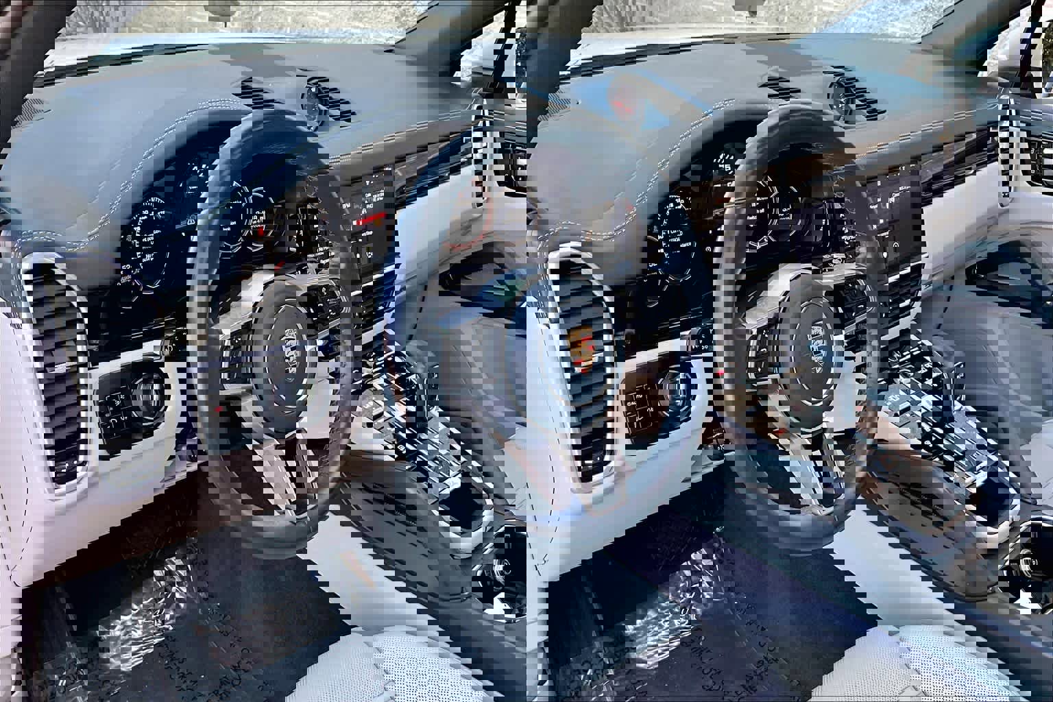 Used 2019 Porsche Cayenne image 16