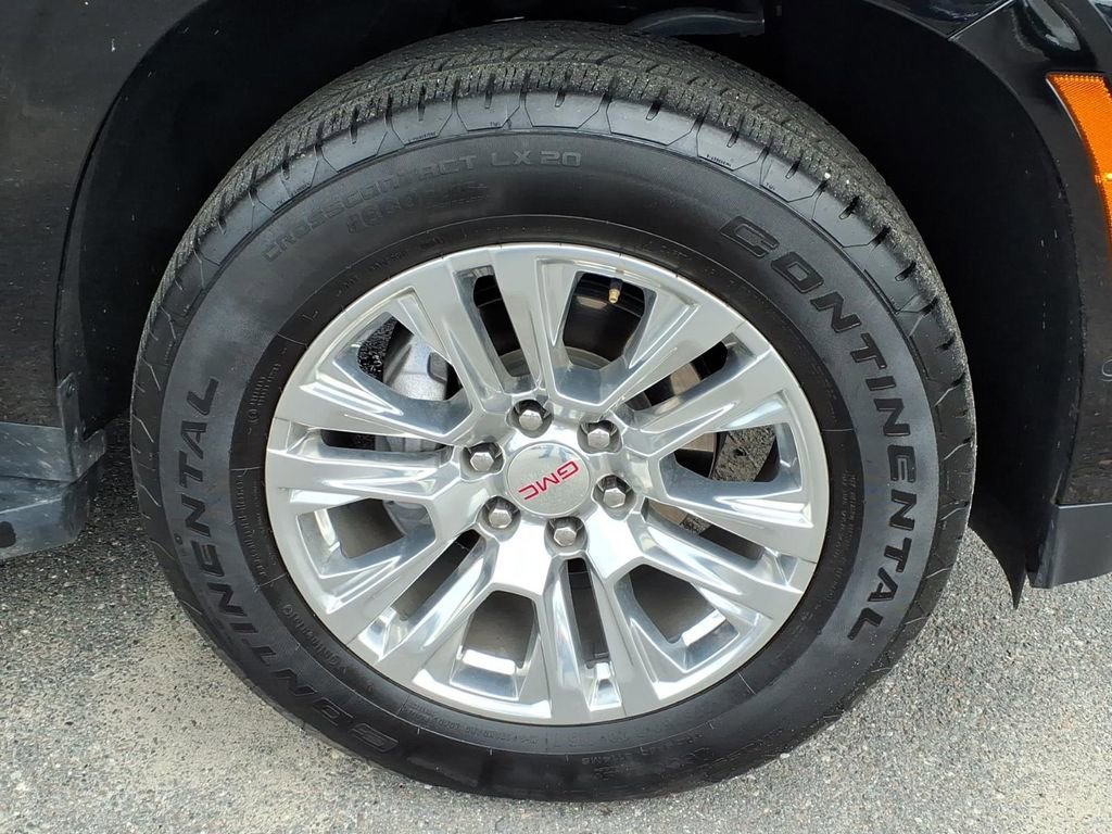 Used 2025 GMC Yukon Denali RWD image 9