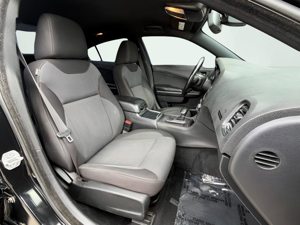 Used 2015 Dodge Charger SE RWD image 34