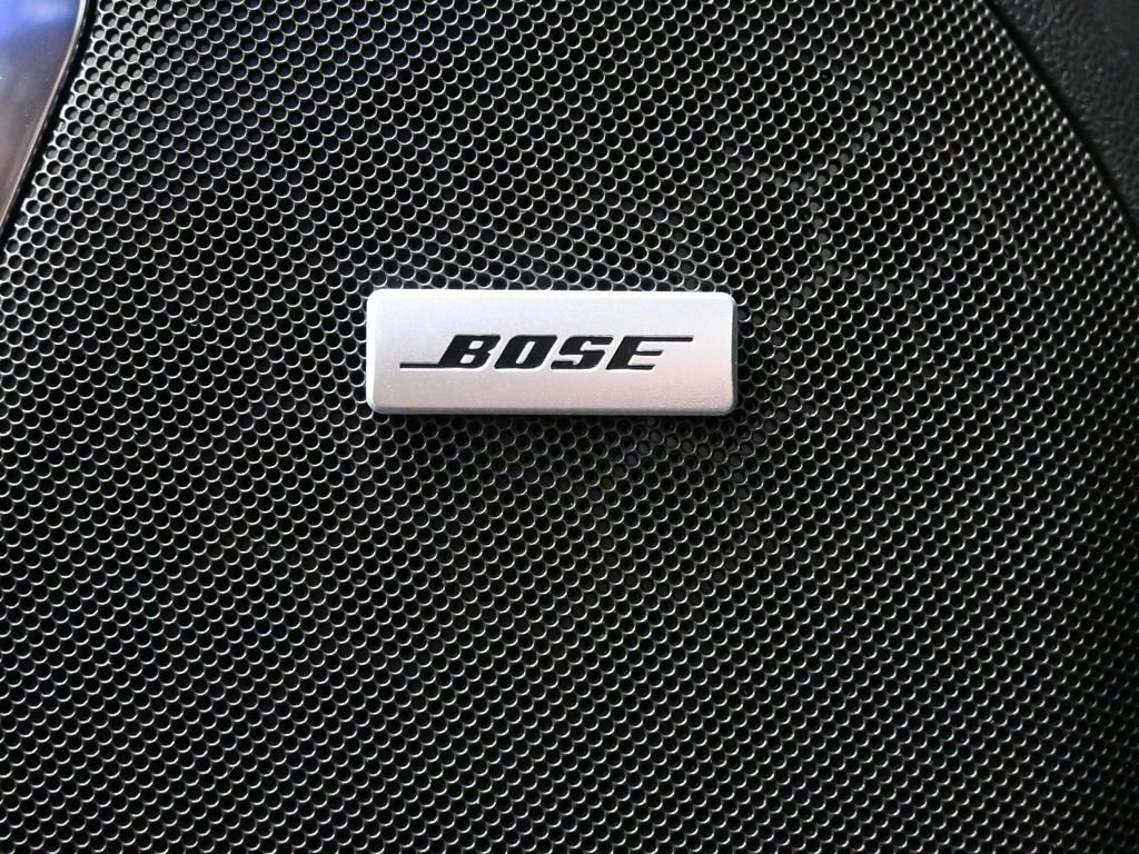 Used 2024 GMC Yukon XL SLT image 46