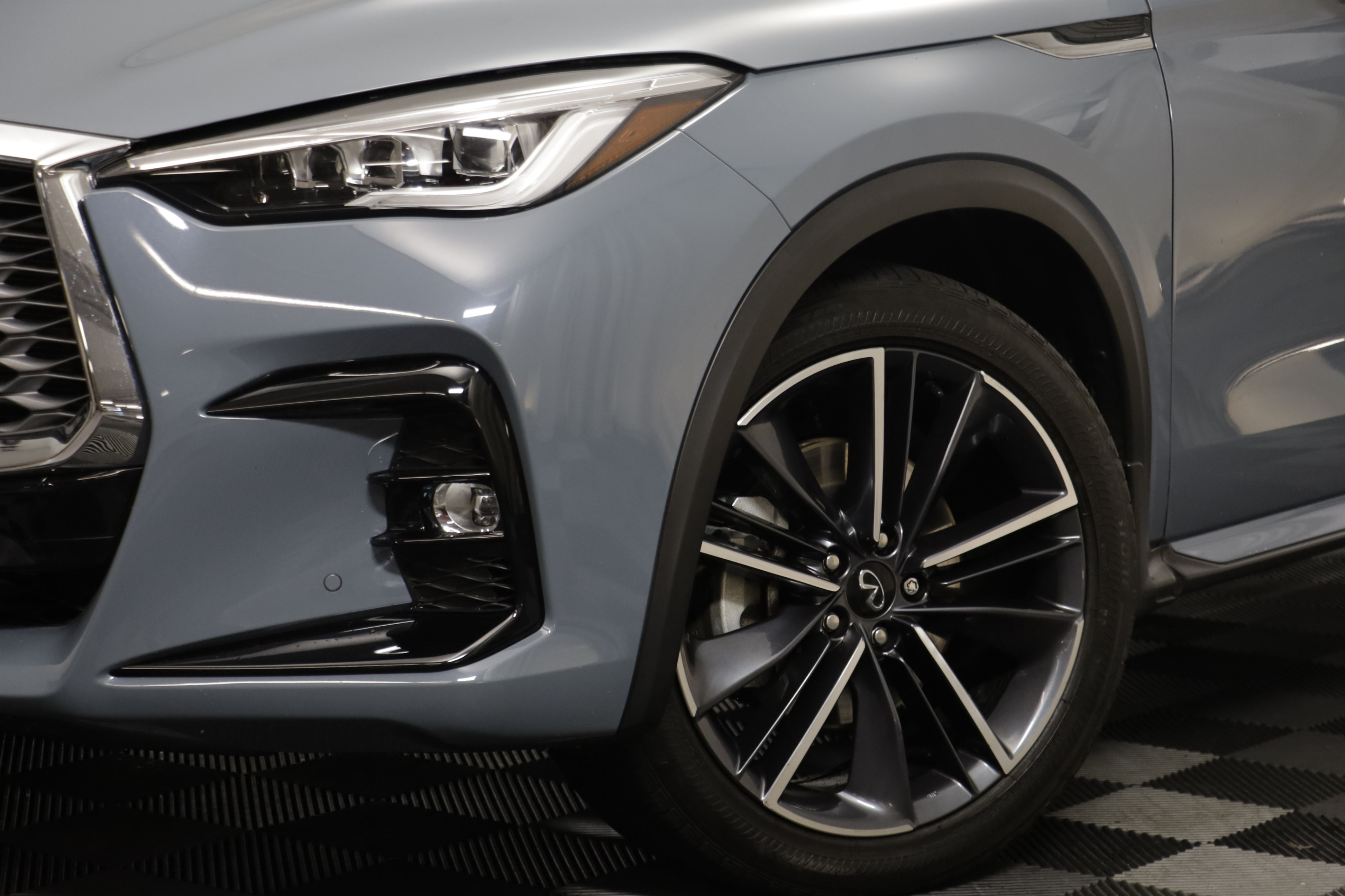 Used 2023 INFINITI QX55 Essential AWD/4WD image 3