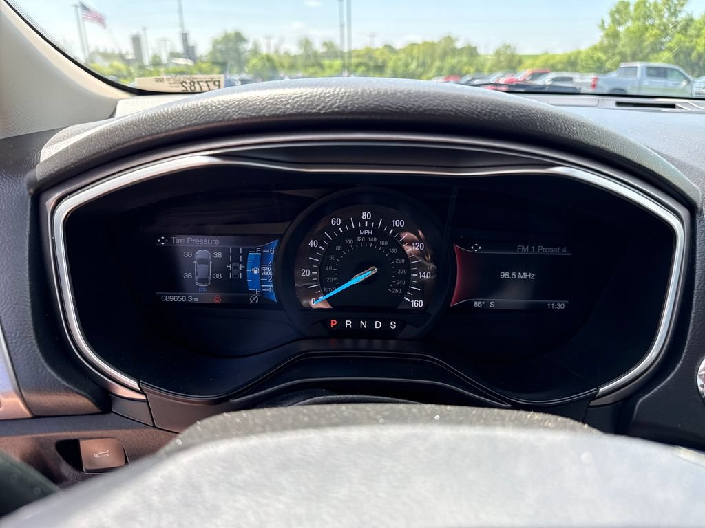 Used 2019 Ford Fusion SE w/ Equipment Group 151A FWD image 14