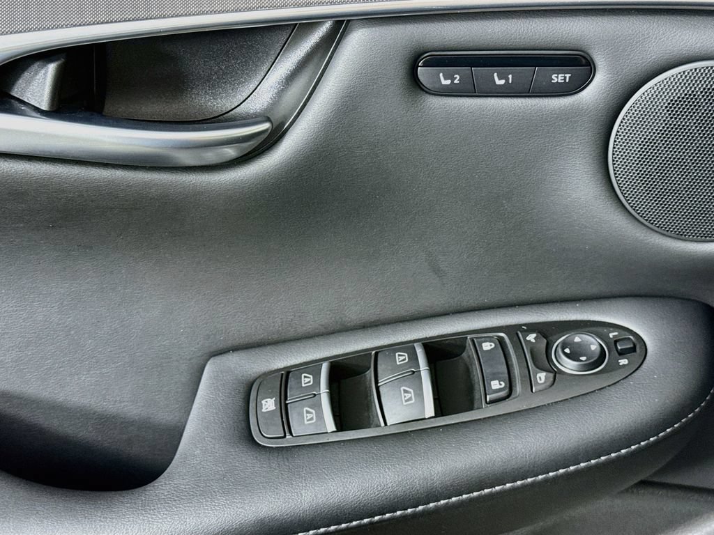 Certified 2023 INFINITI QX50 Luxe w/ Accent Package FWD image 24