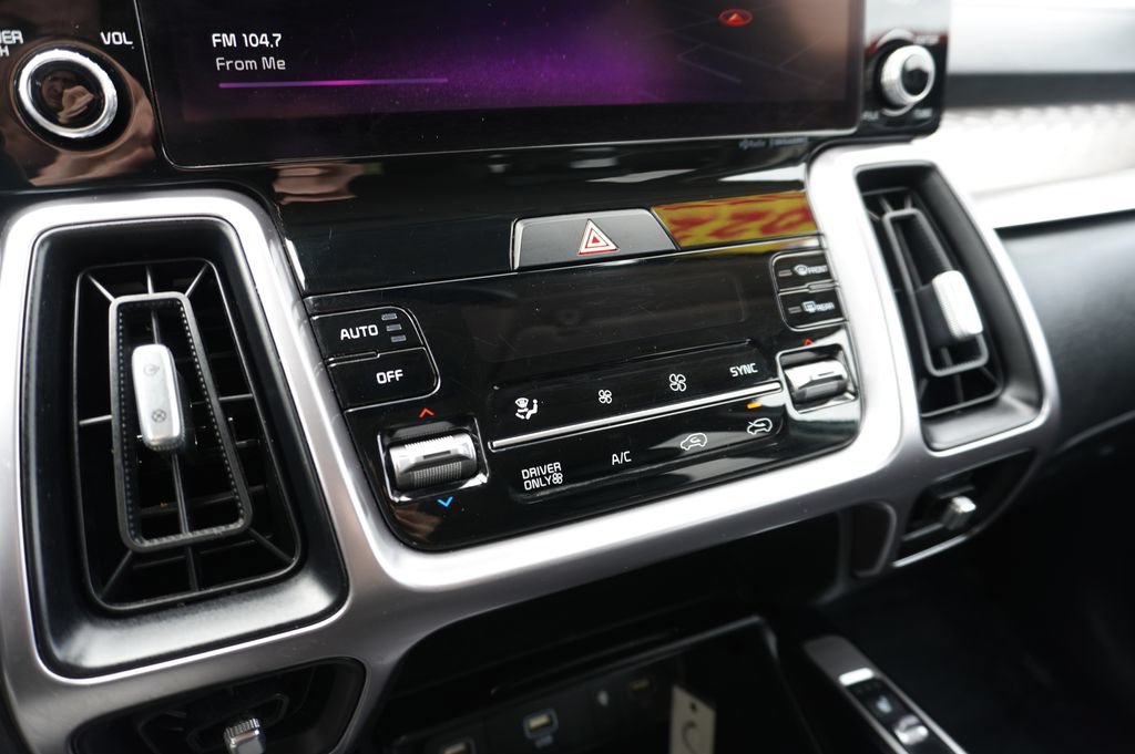 Used 2022 Kia Sorento EX AWD/4WD image 17