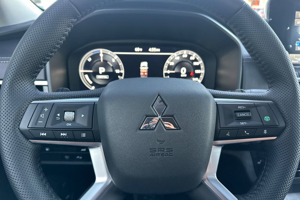 New 2025 Mitsubishi Outlander SE image 24