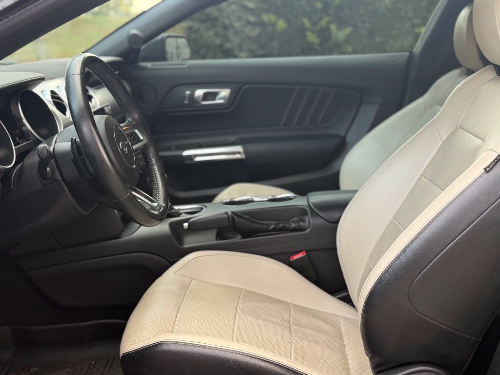 Used 2018 Ford Mustang Premium RWD image 10