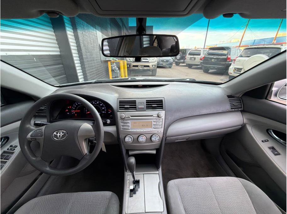 Used 2010 Toyota Camry LE FWD image 14