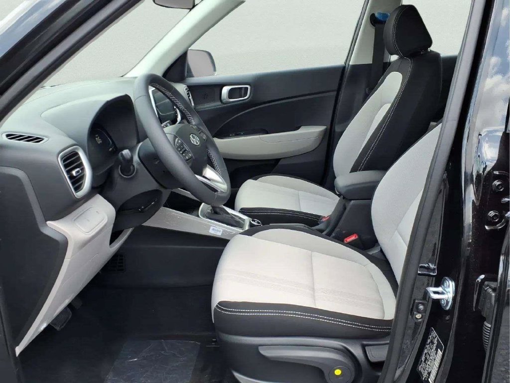 New 2026 Hyundai Venue SEL FWD image 10
