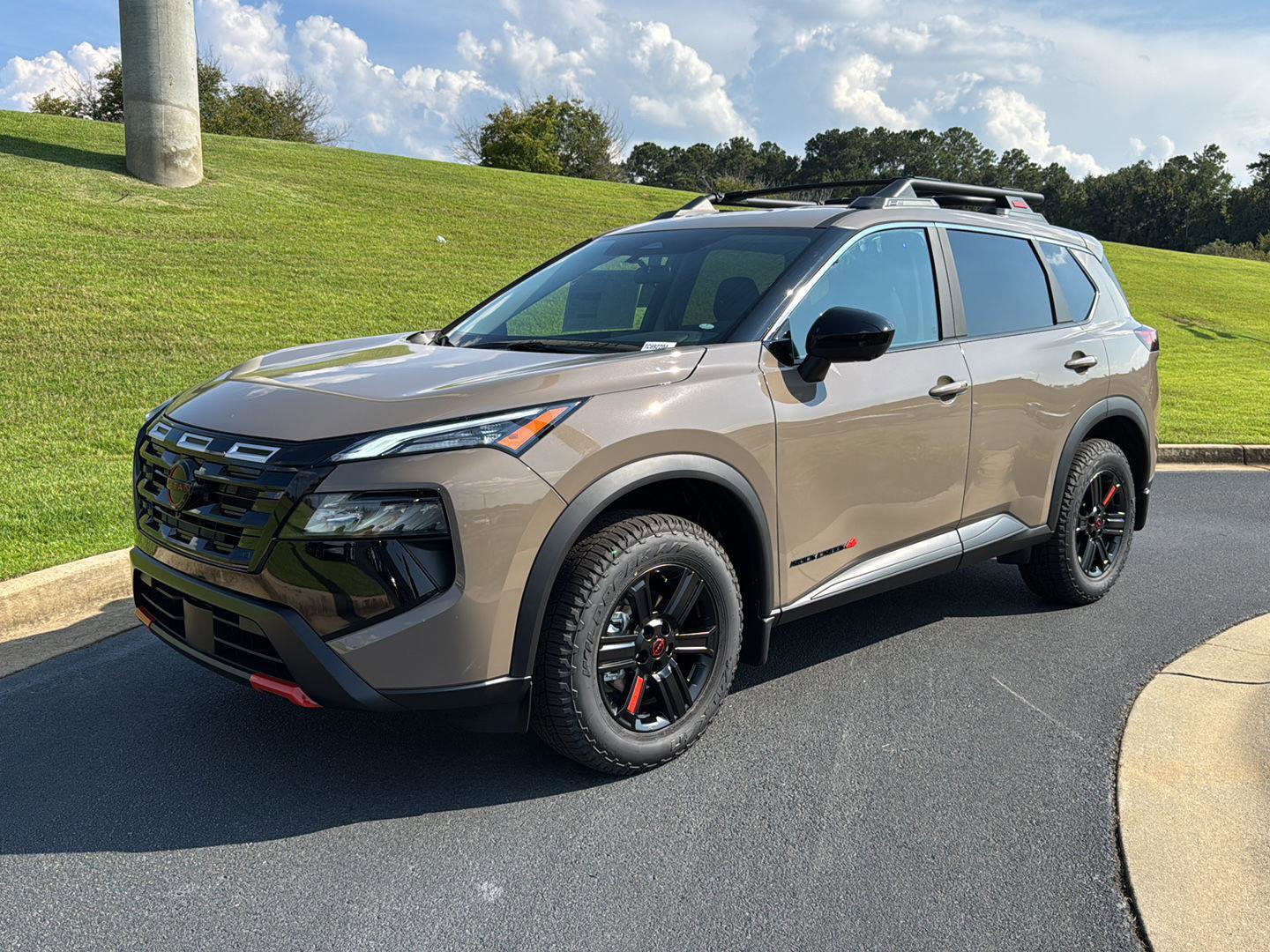 New 2026 Nissan Rogue SV image 2