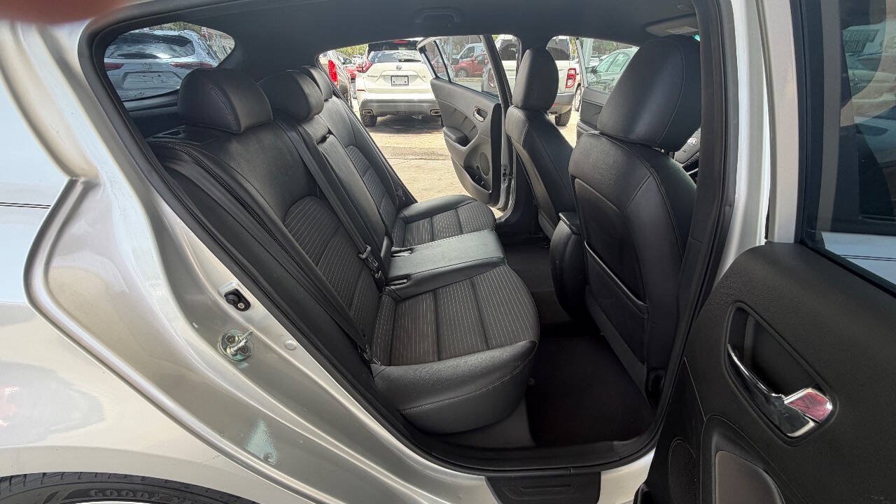 Used 2016 Kia Forte SX FWD image 12