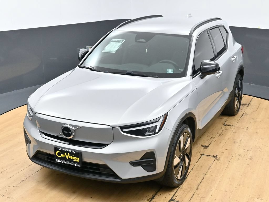 Used 2025 Volvo EX40 Core AWD/4WD image 4