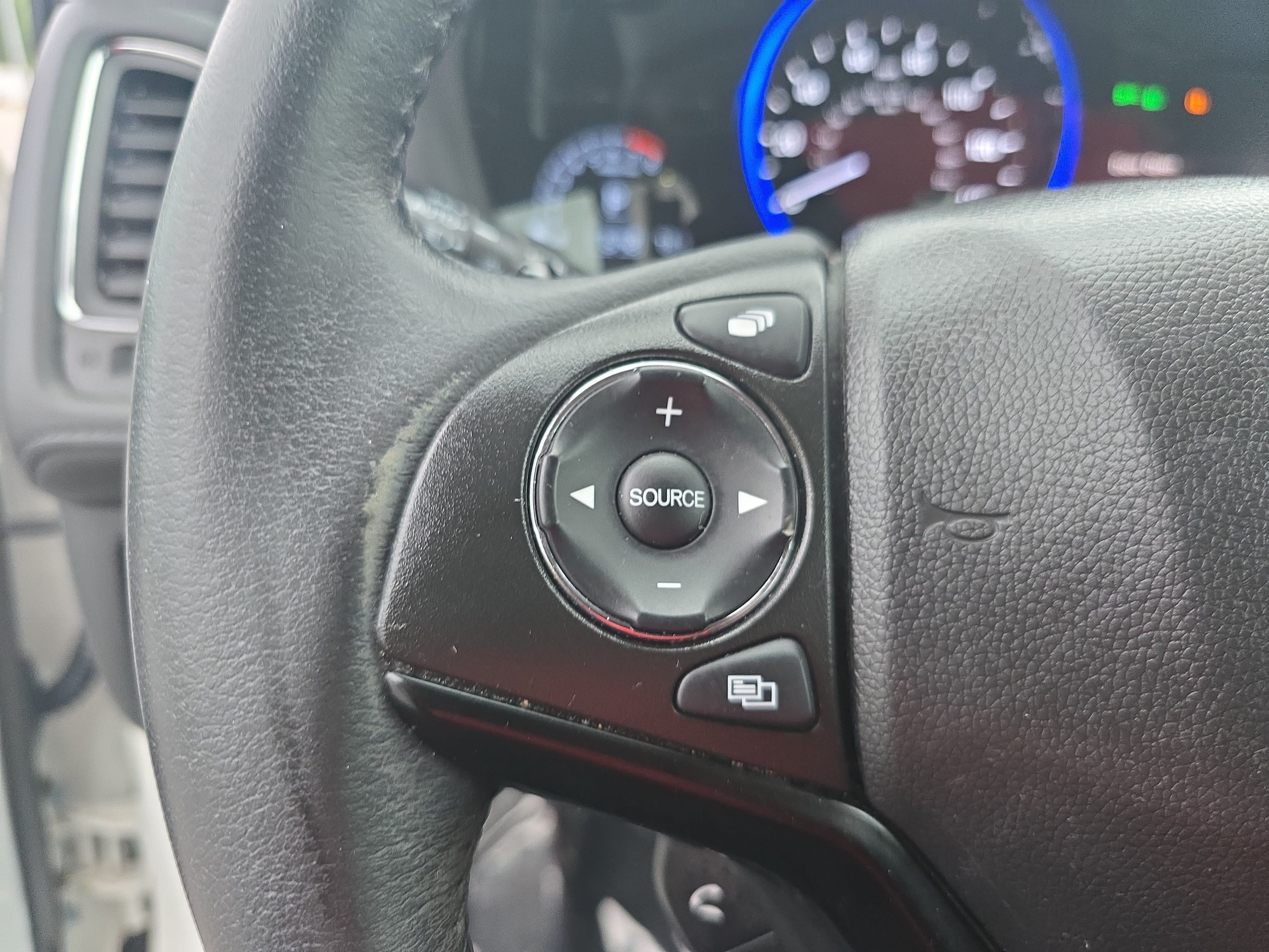 Used 2019 Honda HR-V EX-L image 16