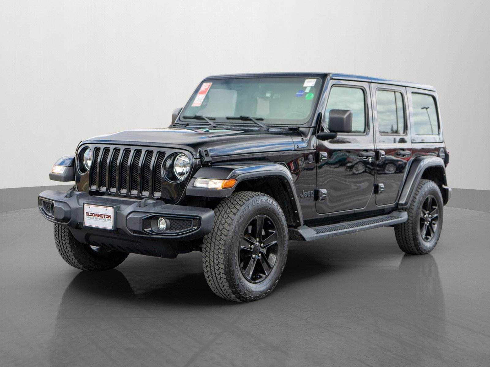 Used 2022 Jeep Wrangler Unlimited Sahara image 3