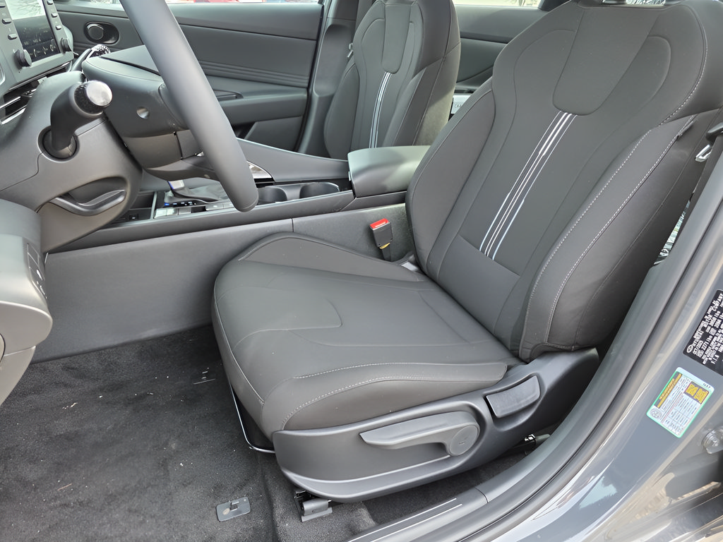 New 2026 Hyundai Elantra SEL Sport Premium FWD image 13
