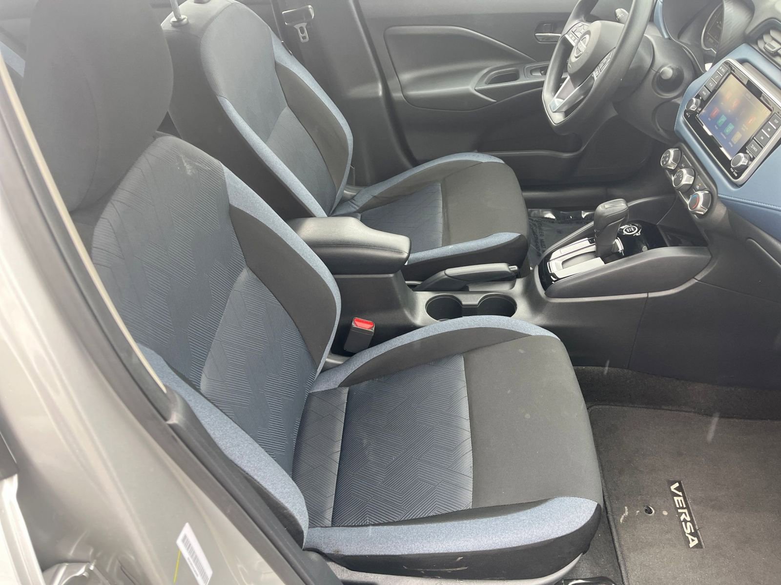 Used 2025 Nissan Versa SV FWD image 34