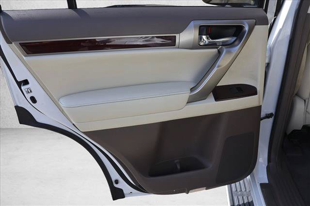 Used 2019 Lexus GX 460 Premium w/ Premium Package AWD/4WD image 22