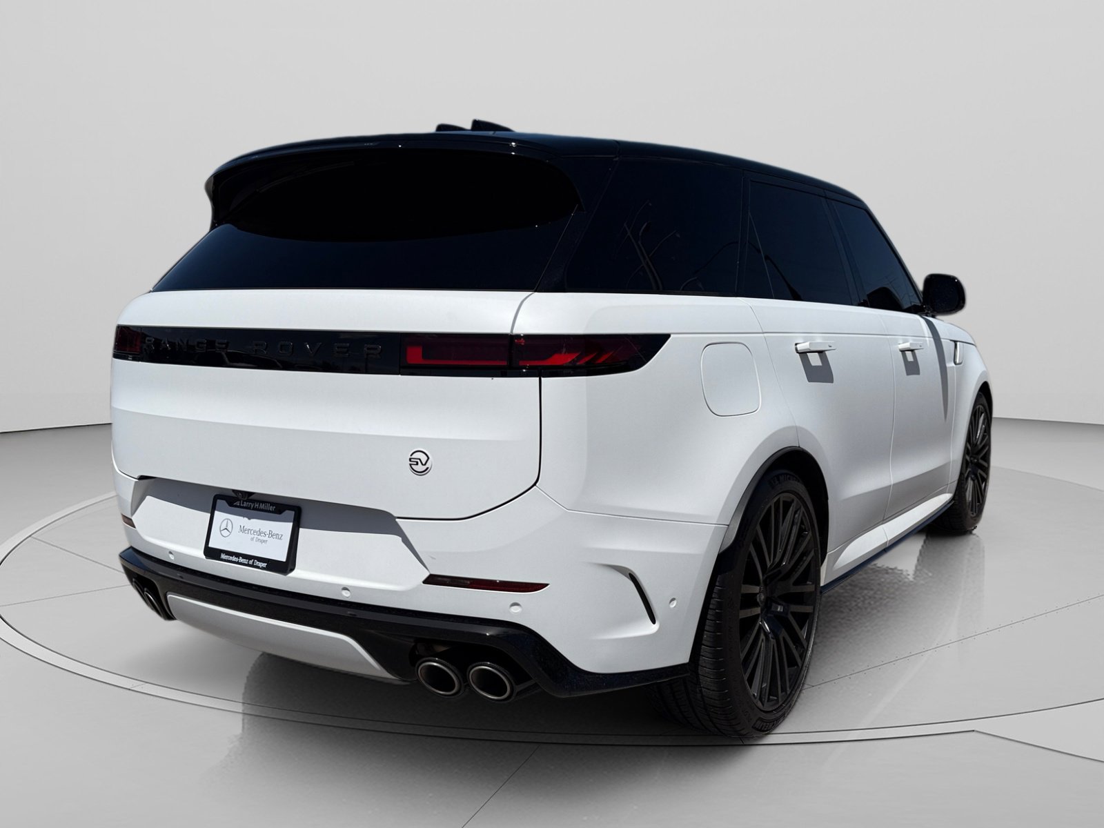 Used 2024 Land Rover Range Rover Sport AWD/4WD image 5