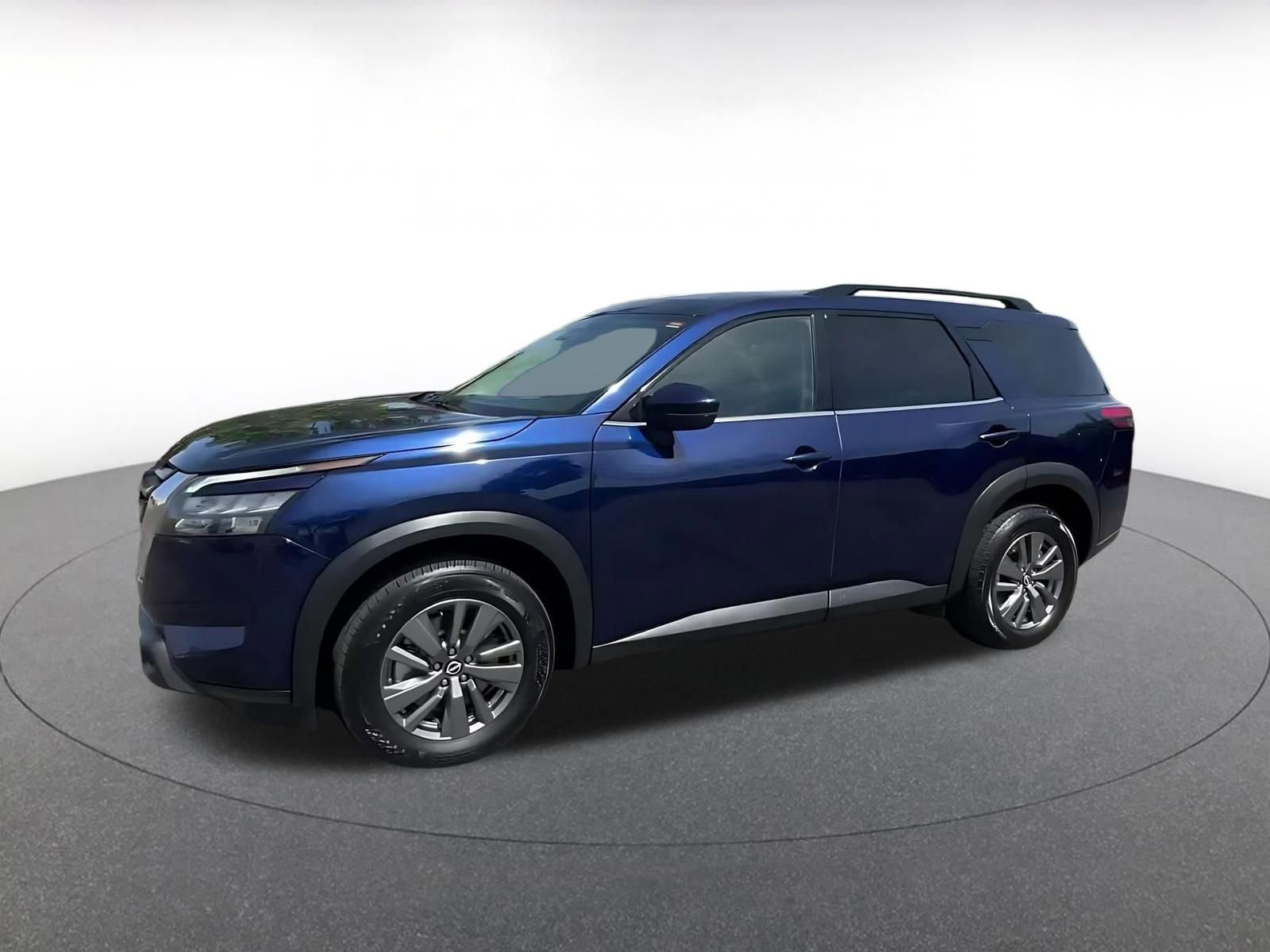 Used 2025 Nissan Pathfinder SV AWD/4WD image 8