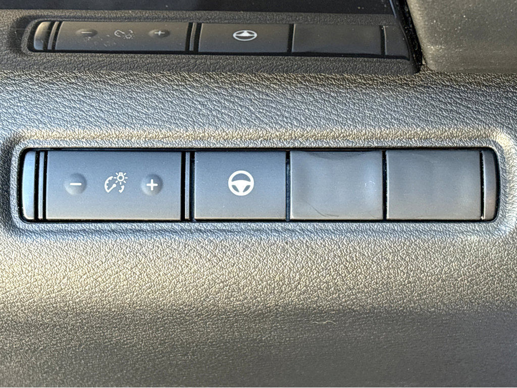 Used 2022 Nissan Pathfinder SV w/ SV Black Package image 12