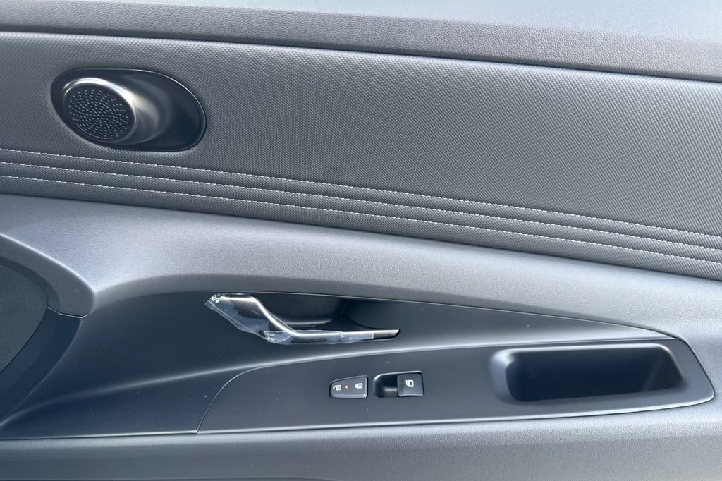 New 2026 Hyundai Elantra SEL Sport Premium FWD image 17